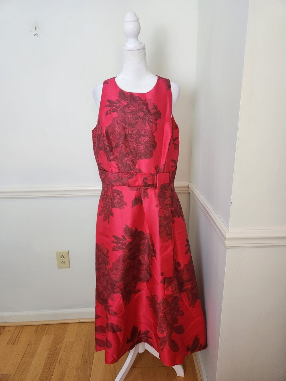 New Tahari ASL Dress Size 10 Floral Mikado HiLo Gown Red Formal Cocktail Midi